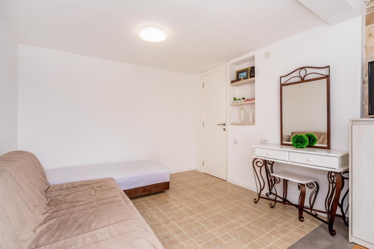 Apartmani Lira Sutomore Eksteriør bilde