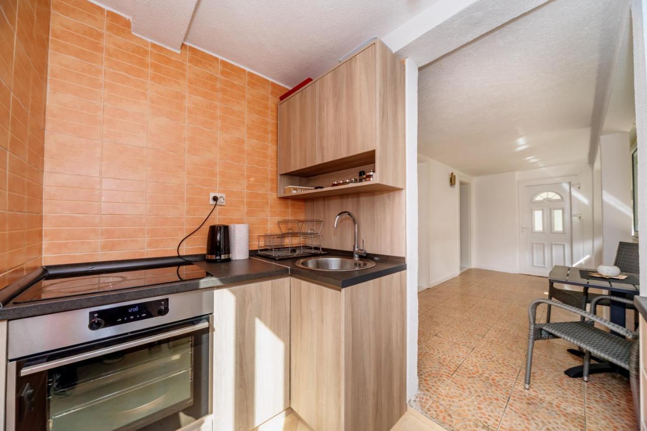 Apartmani Lira Sutomore Eksteriør bilde
